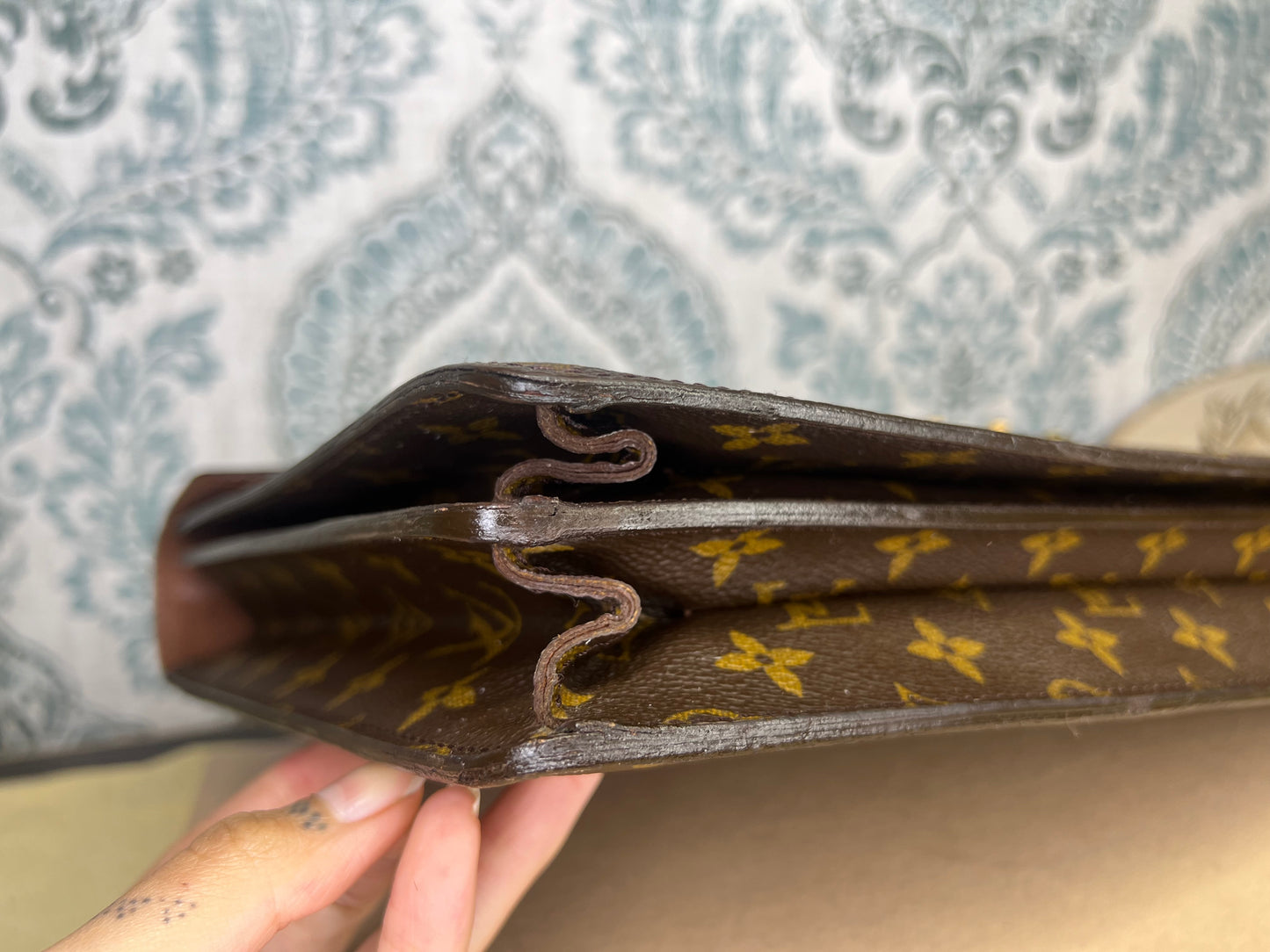 Louis Vuitton Serviette Conseiller Briefcase