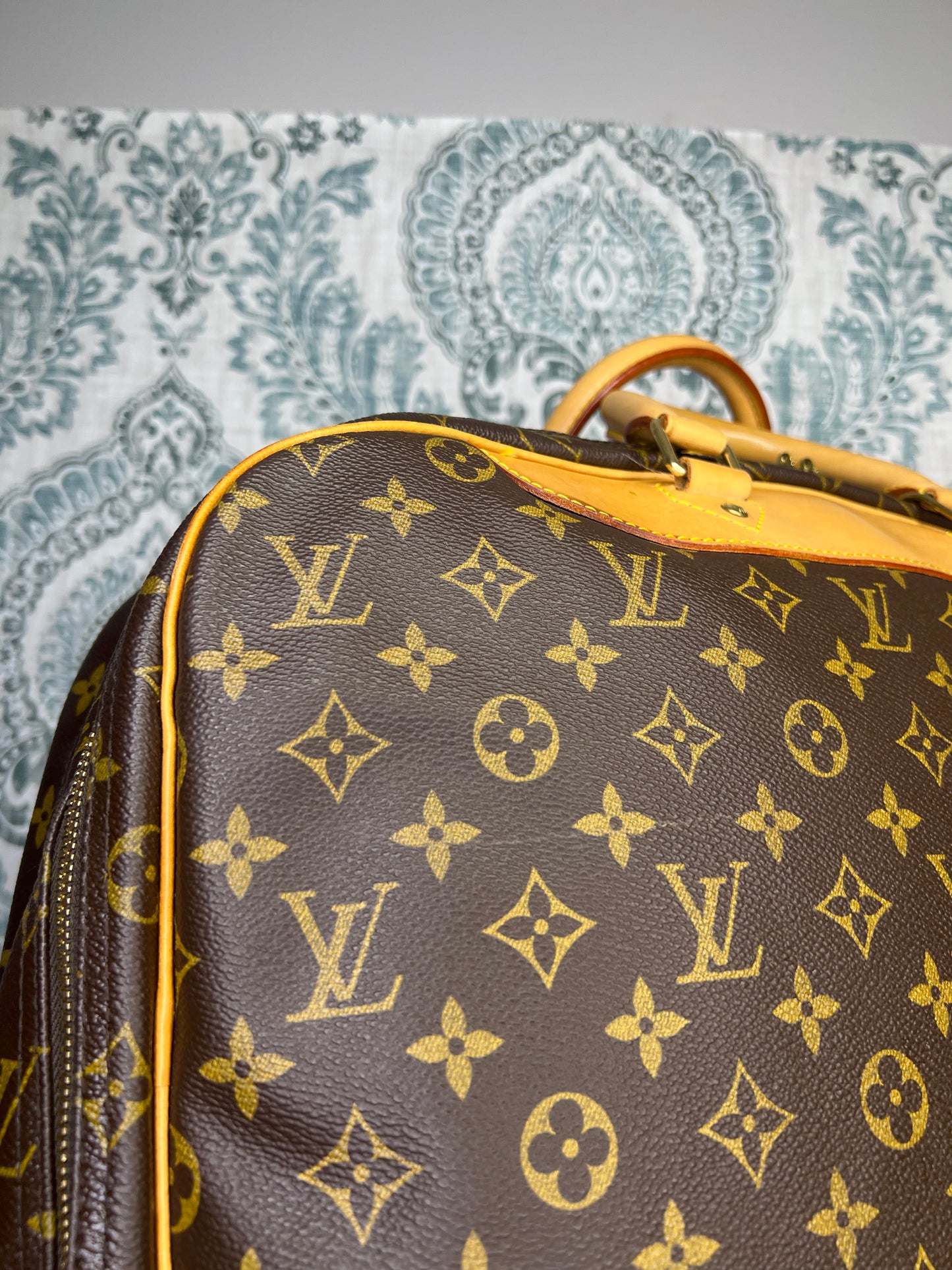 Louis Vuitton Alize 24