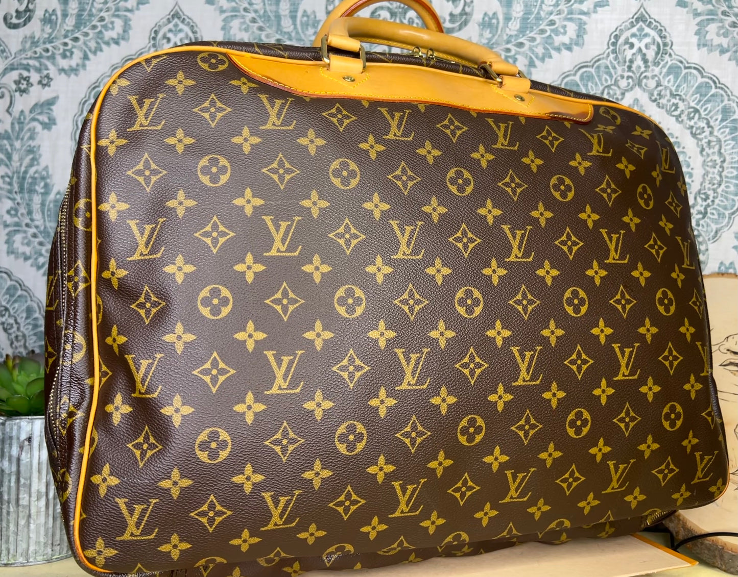 Louis Vuitton Alize 24