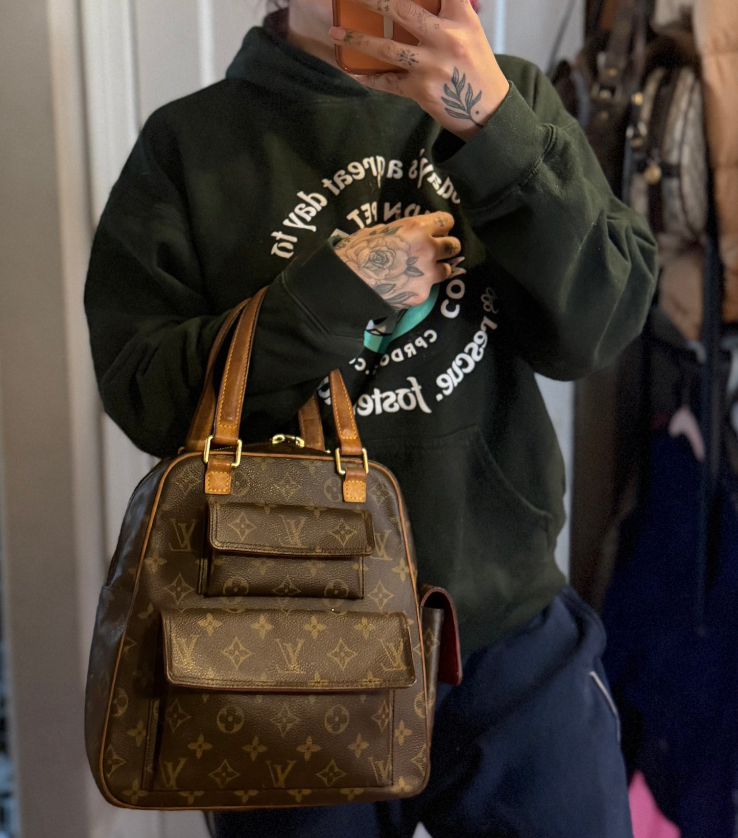 Louis Vuitton Excentri Cite Handbag