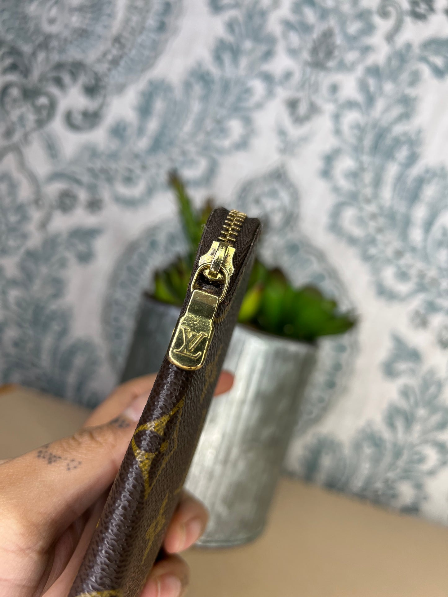 Louis Vuitton Zip Around Multicles 6 Key Holder