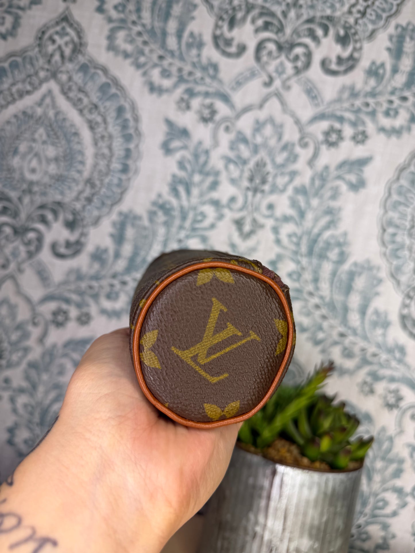 Louis Vuitton Trousse Ronde