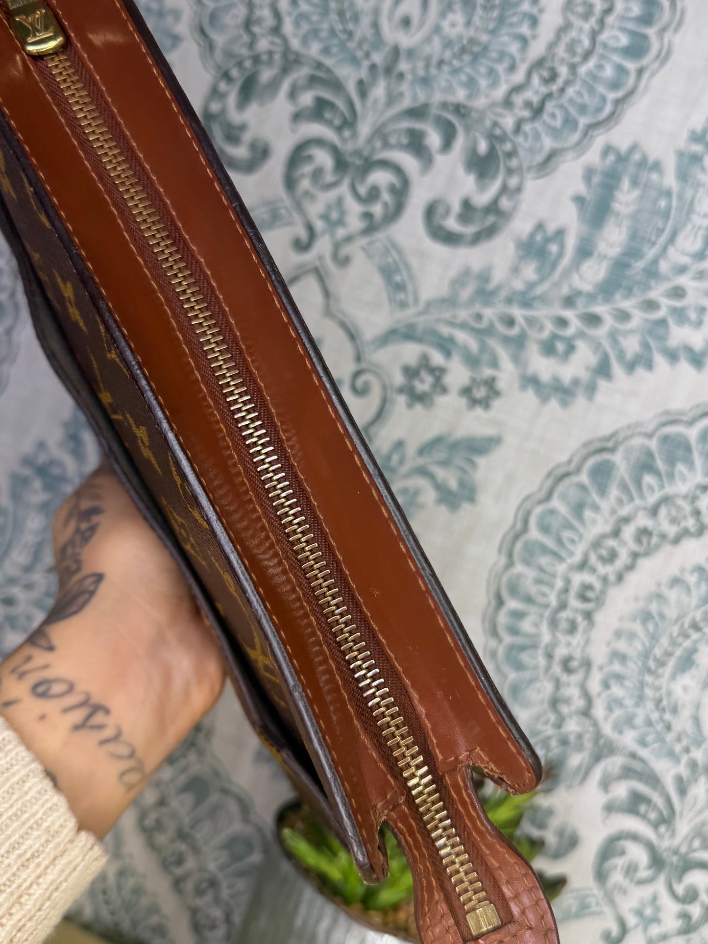 Louis Vuitton Pochette Homme Clutch
