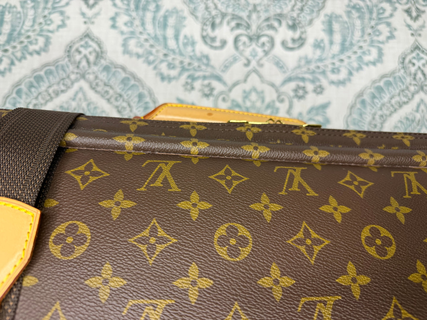 Louis Vuitton Satellite 60 Suit Case