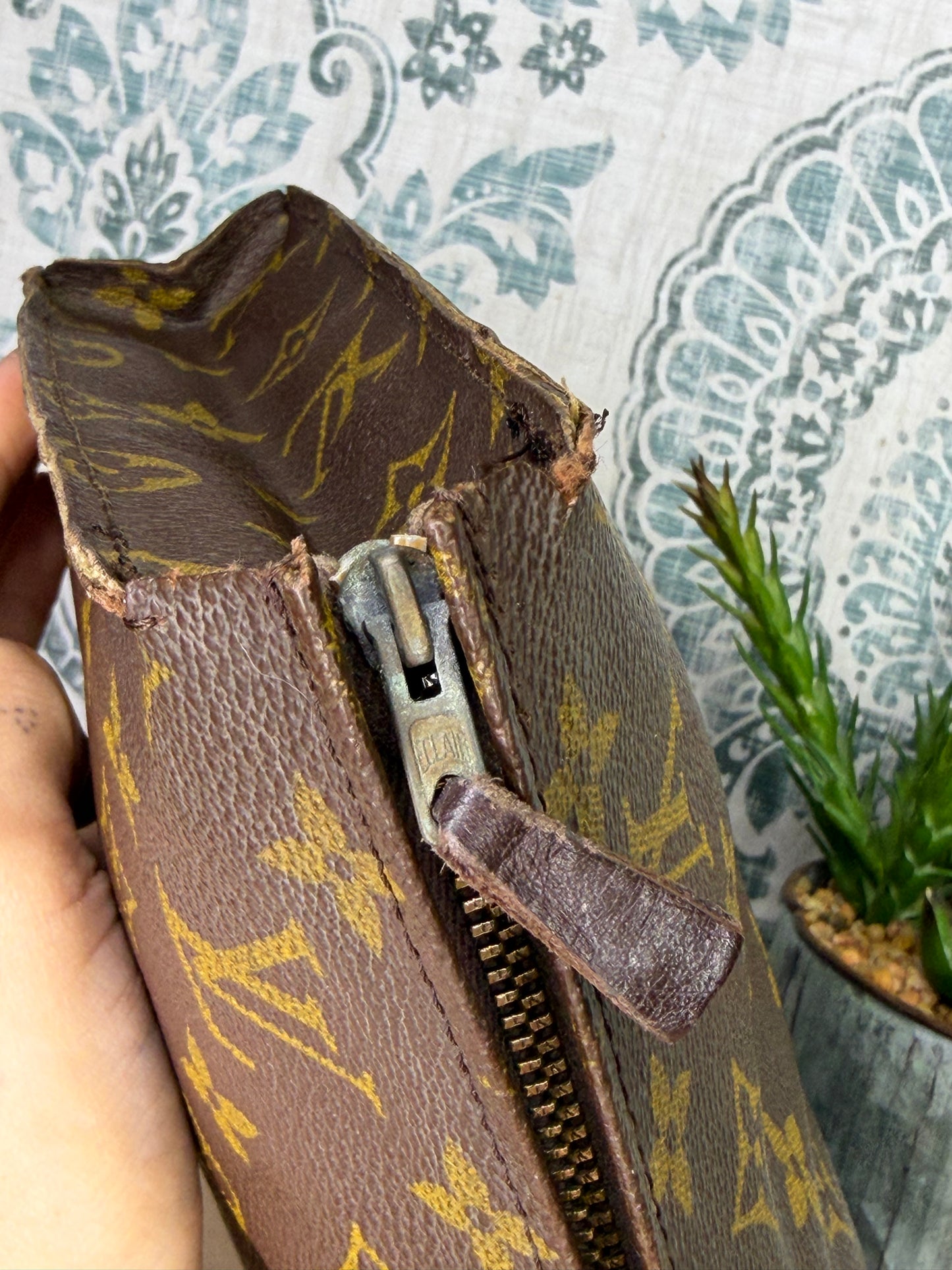 Louis Vuitton Monogram Toiletry 26 (damaged/project)