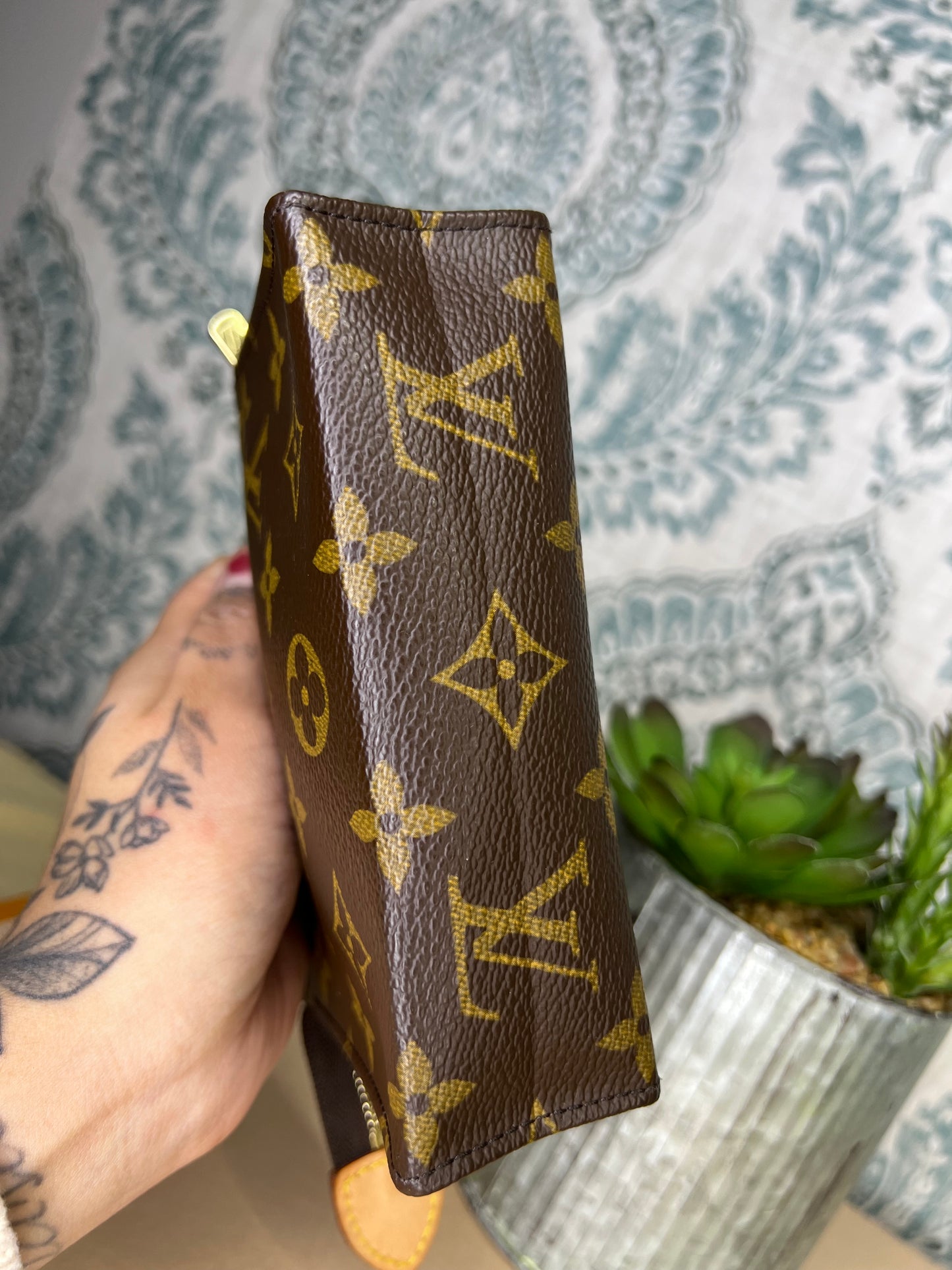 Louis Vuitton Toiletry 15