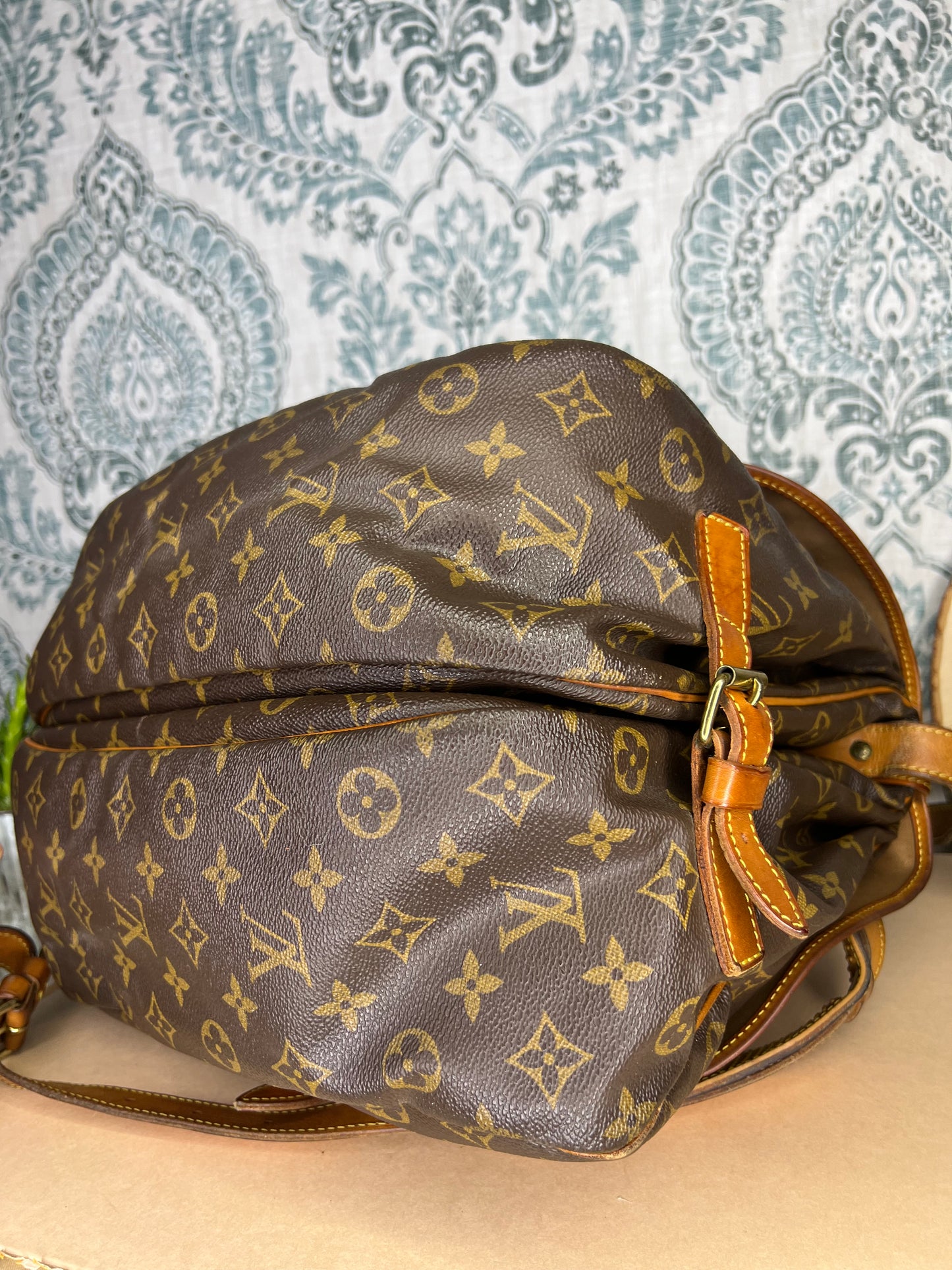 Louis Vuitton Saumur 35