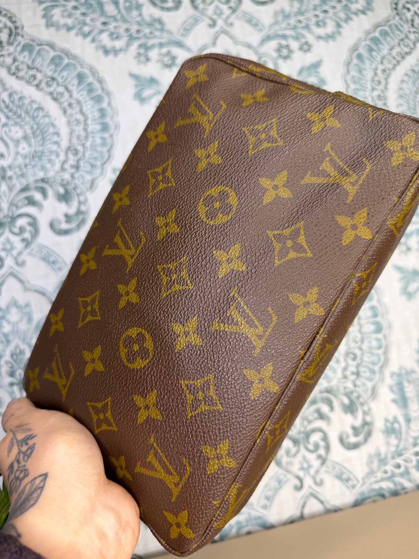 Louis Vuitton Trousse 23
