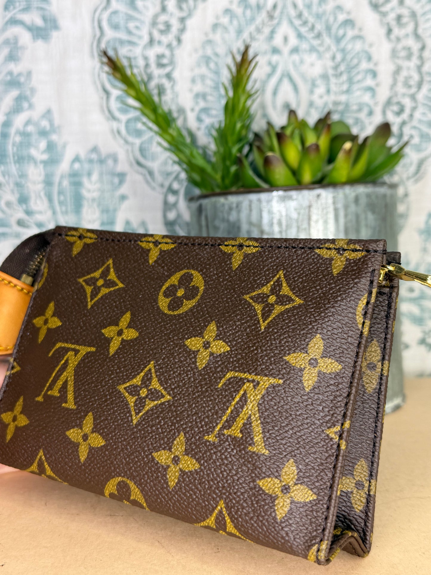 Louis Vuitton Toiletry 15