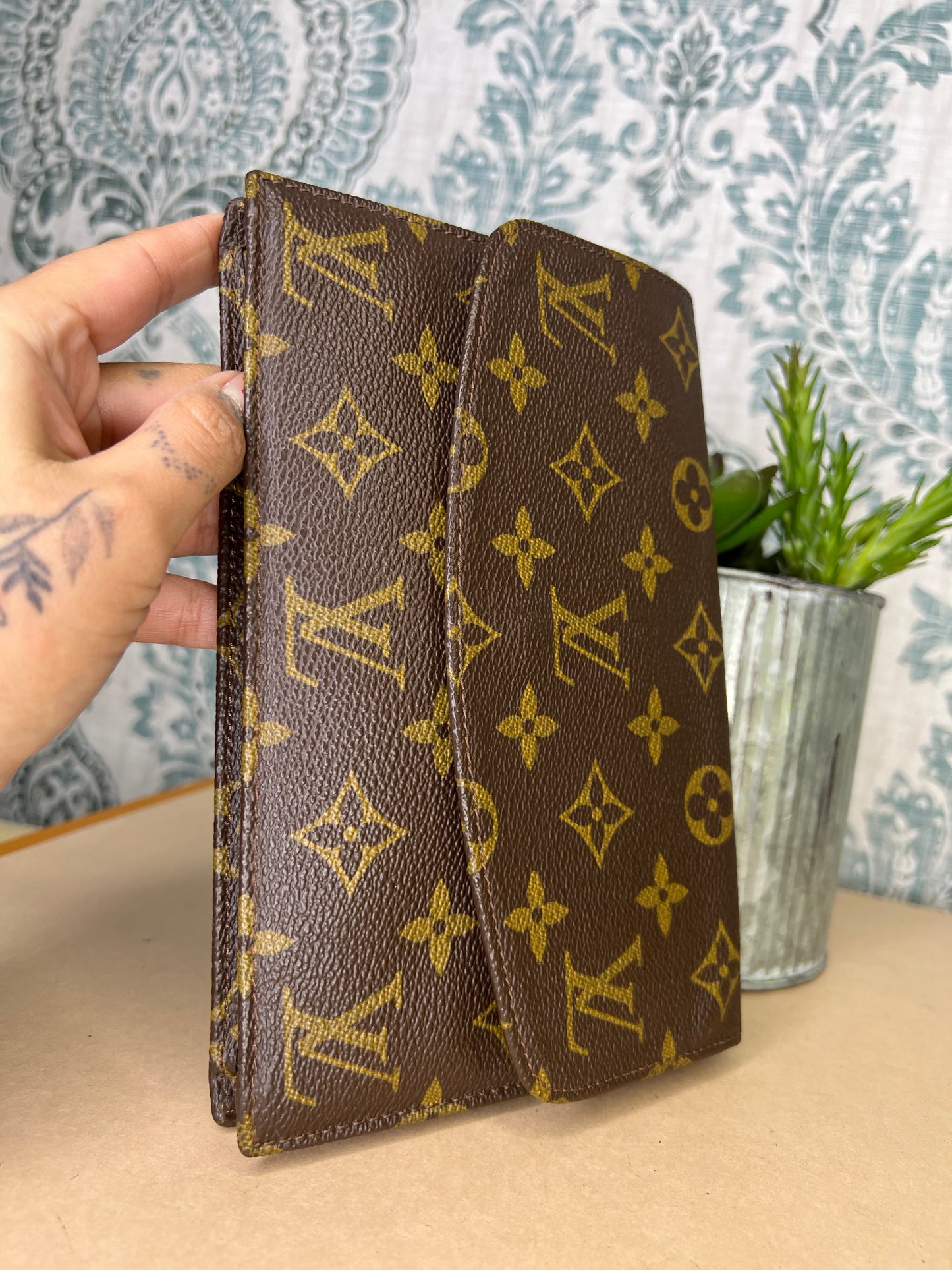 Louis Vuitton Rabat 20 Clutch