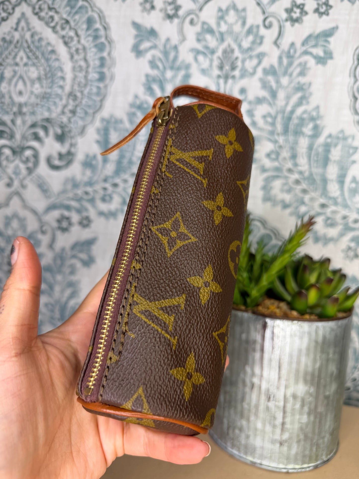 Louis Vuitton Trousse Ronde