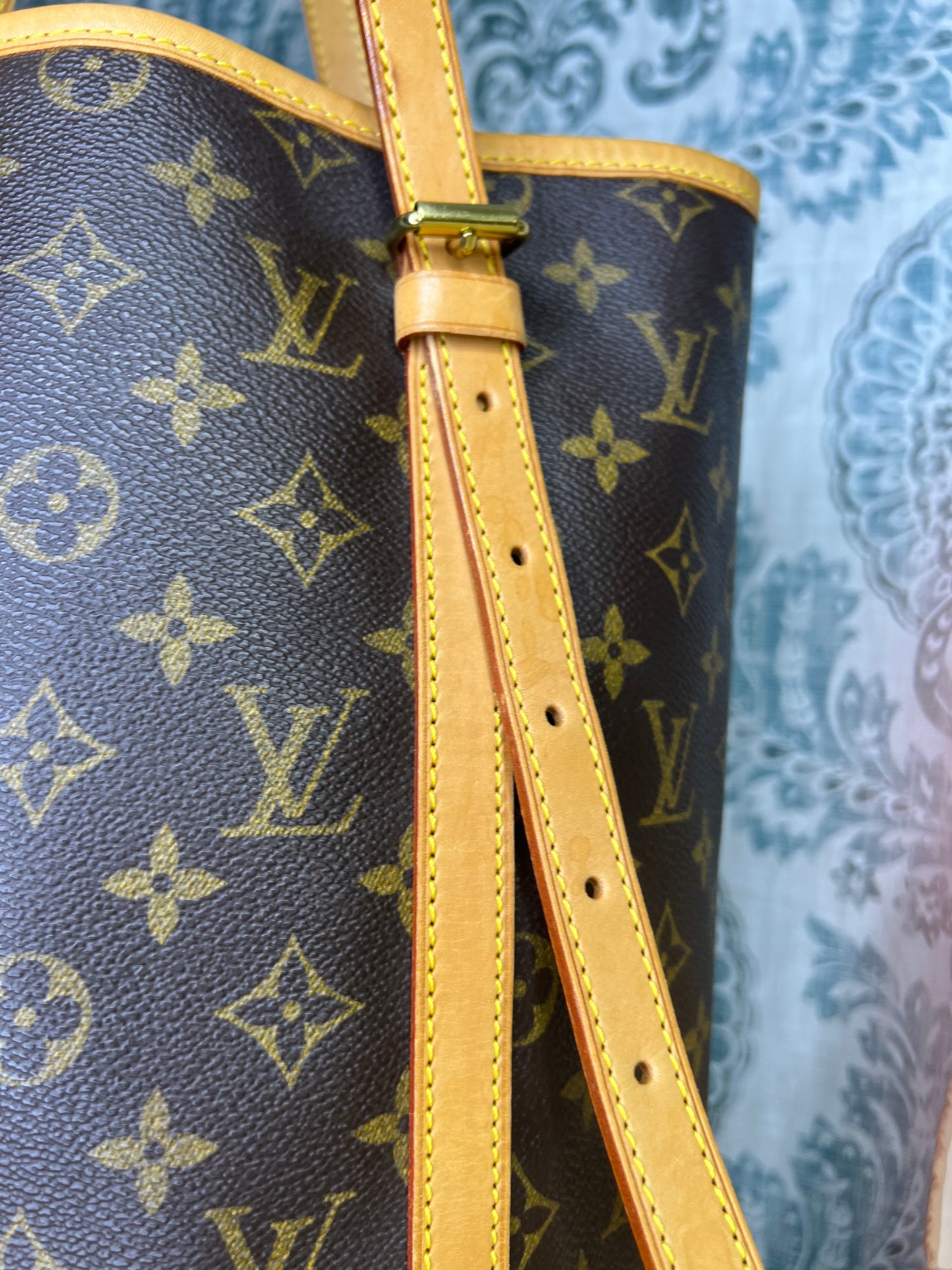 Louis Vuitton Bucket GM