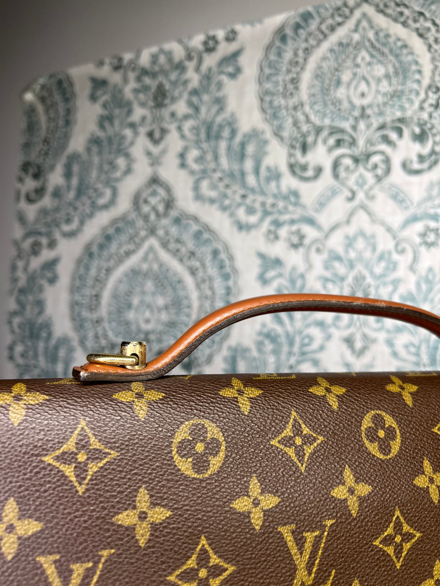Louis Vuitton Porte Documents Bandouliere