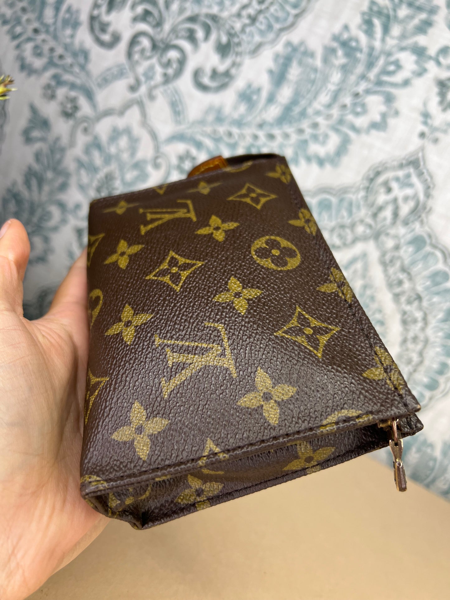 Louis Vuitton Toiletry 15