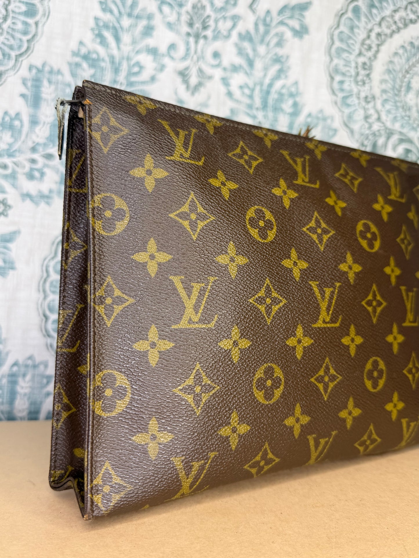 Louis Vuitton Toiletry 26