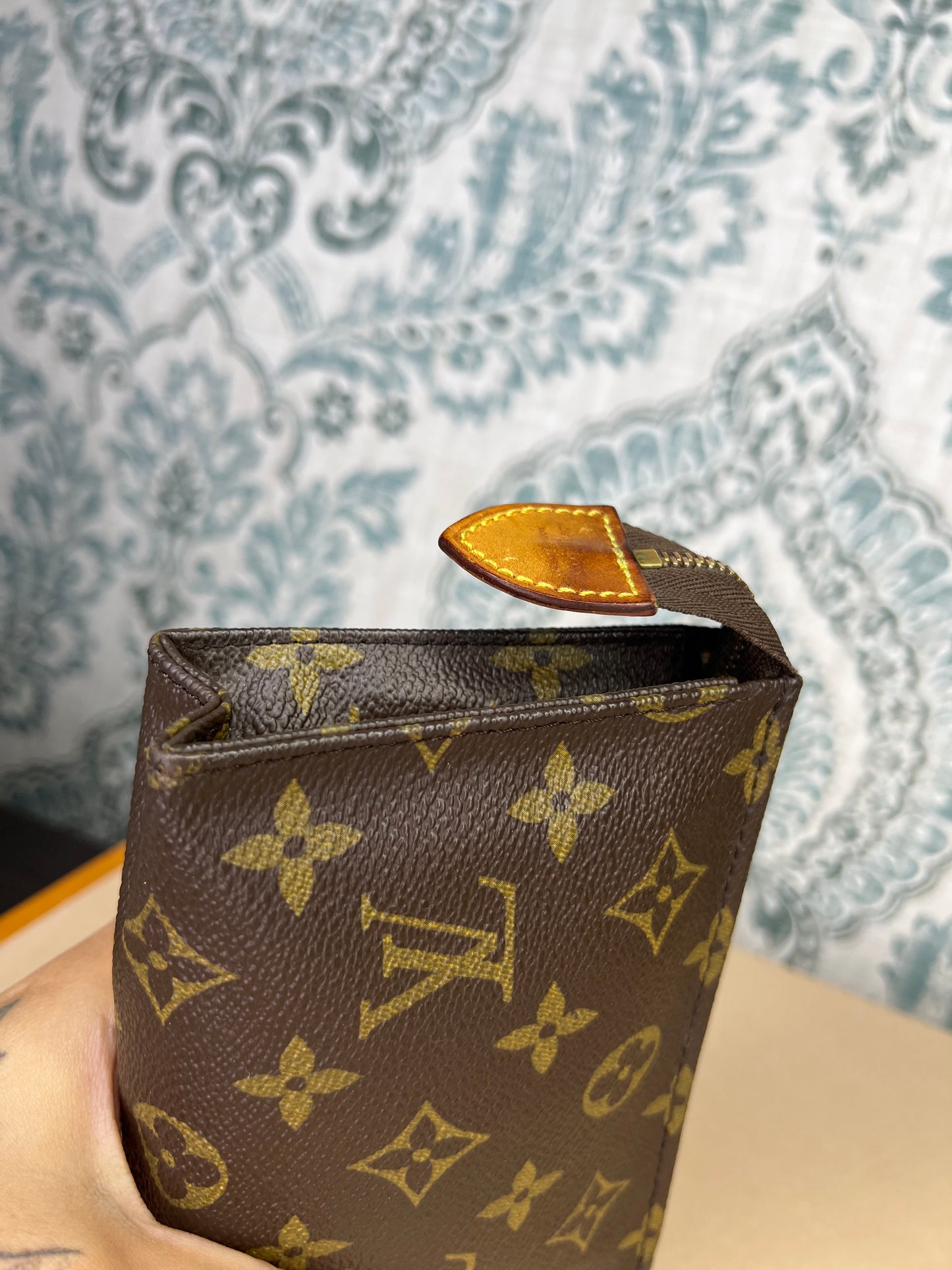 Louis Vuitton Toiletry 15