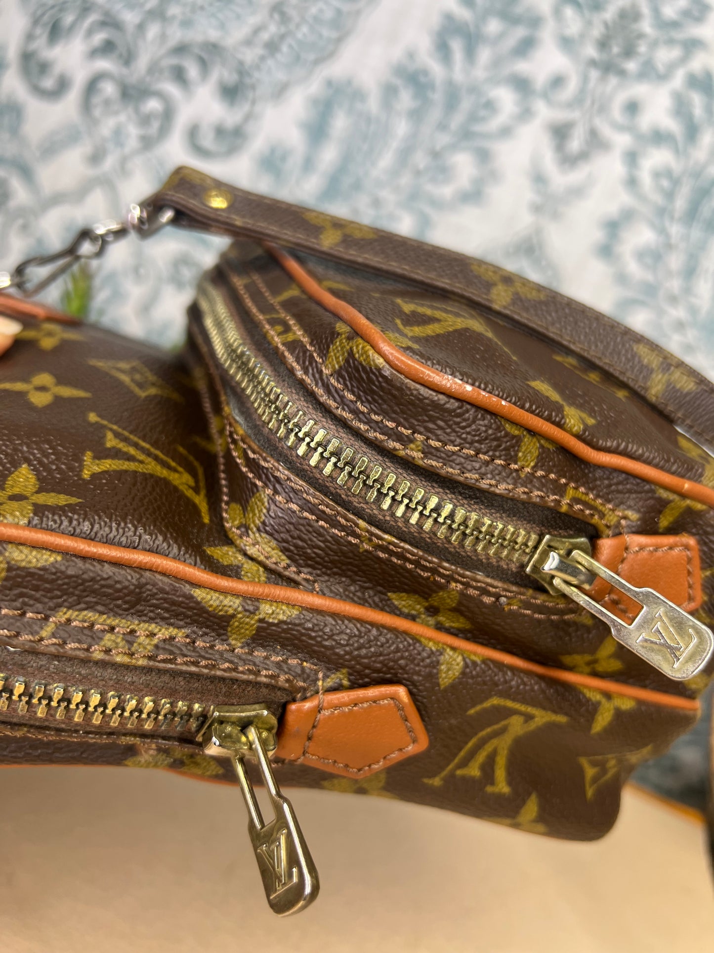 Louis Vuitton Vintage Amazone