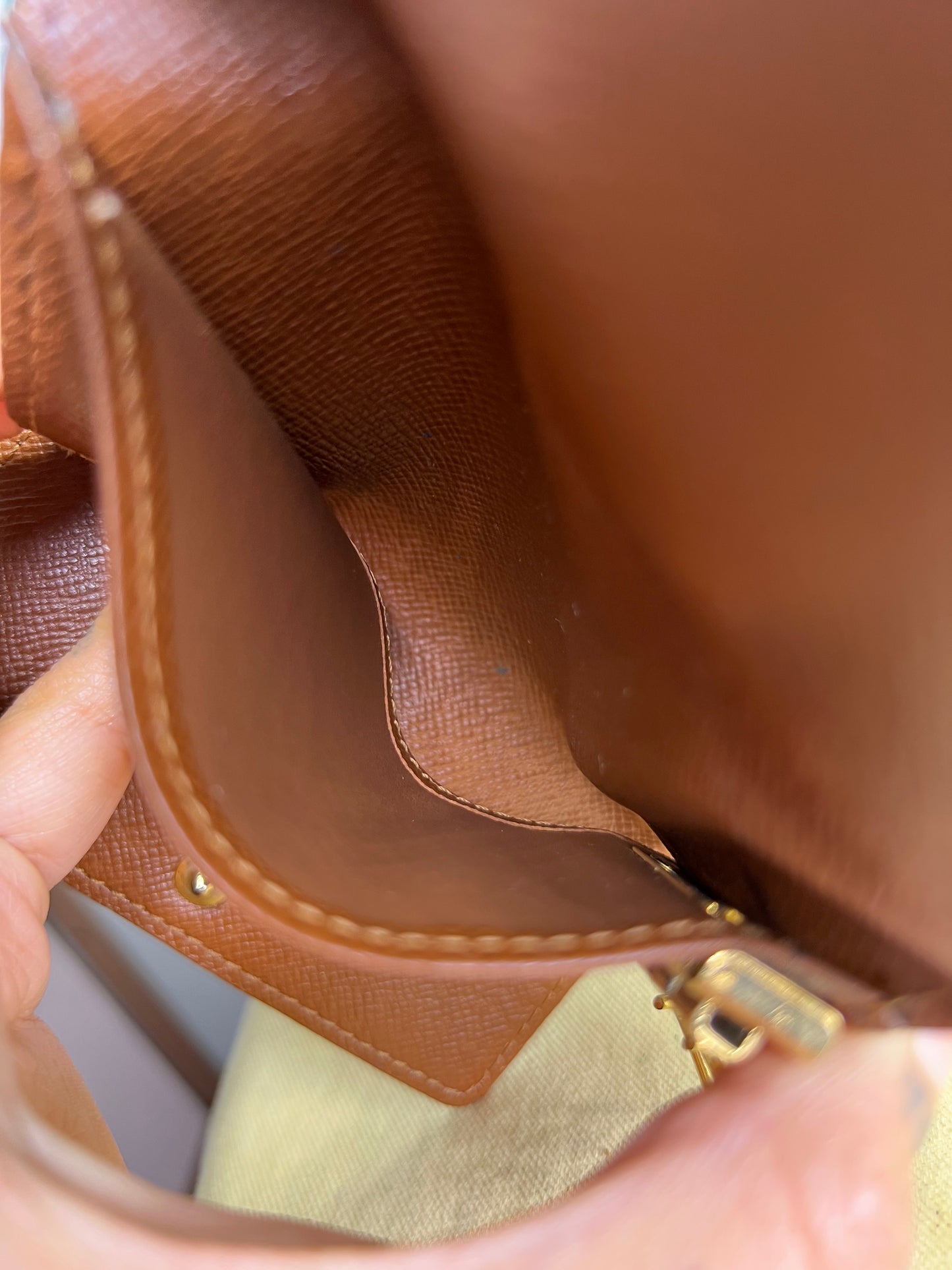 Louis Vuitton 6 Key Holder