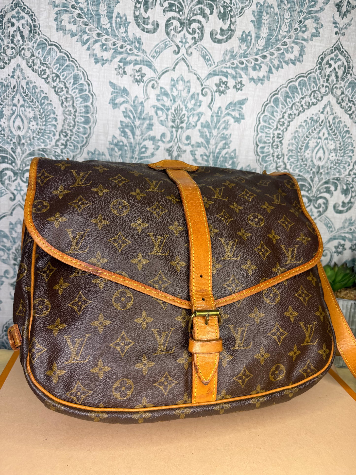 Louis Vuitton Saumur 35