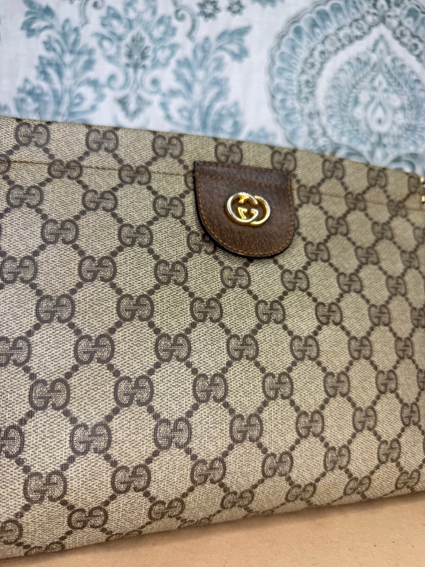 Gucci Supreme Brown Vintage Clutch