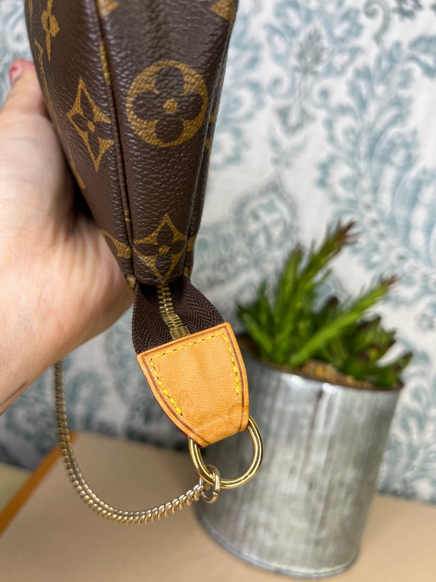 Louis Vuitton Monogram Bucket Pochette