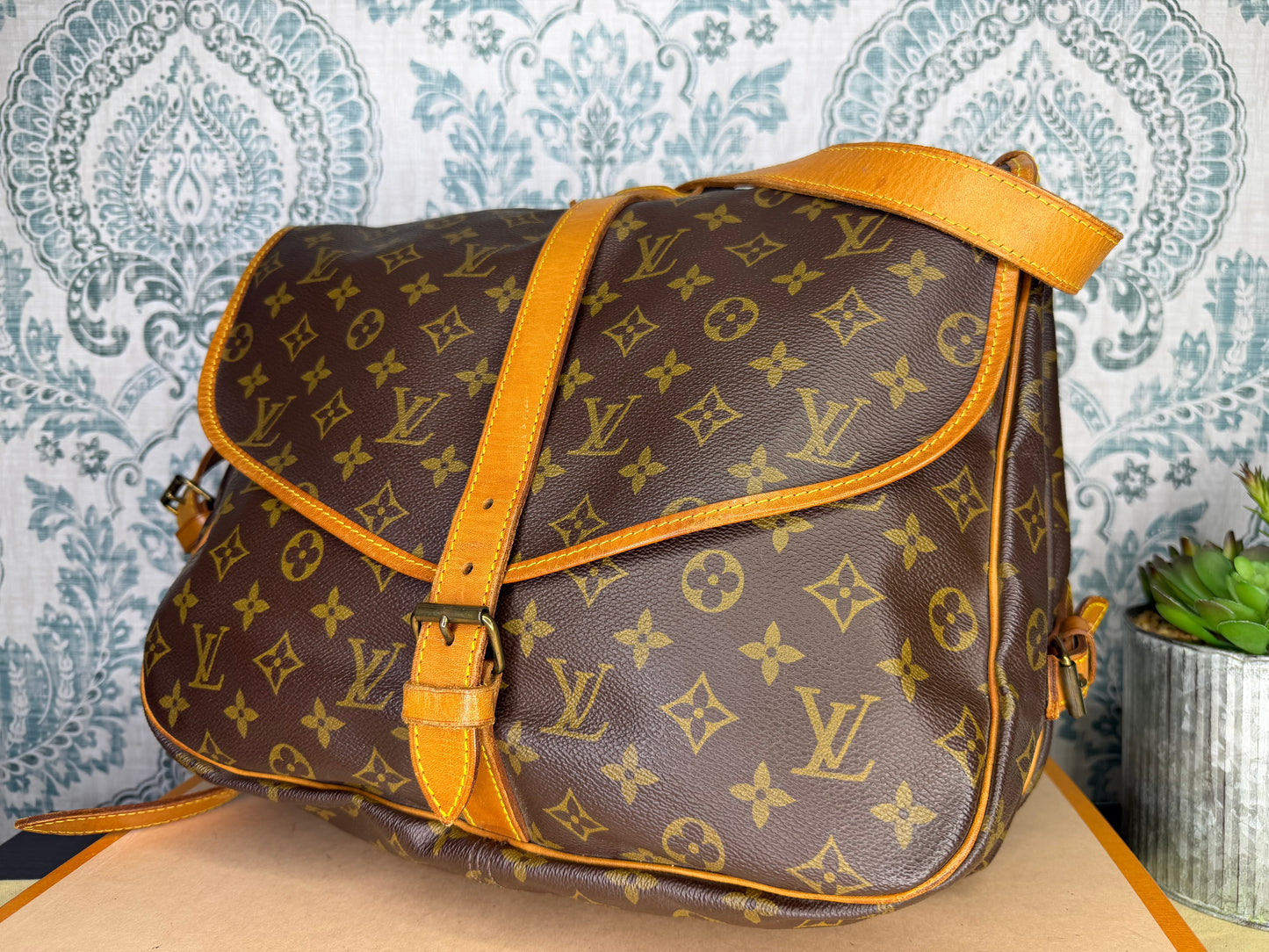 Louis Vuitton Saumur 35