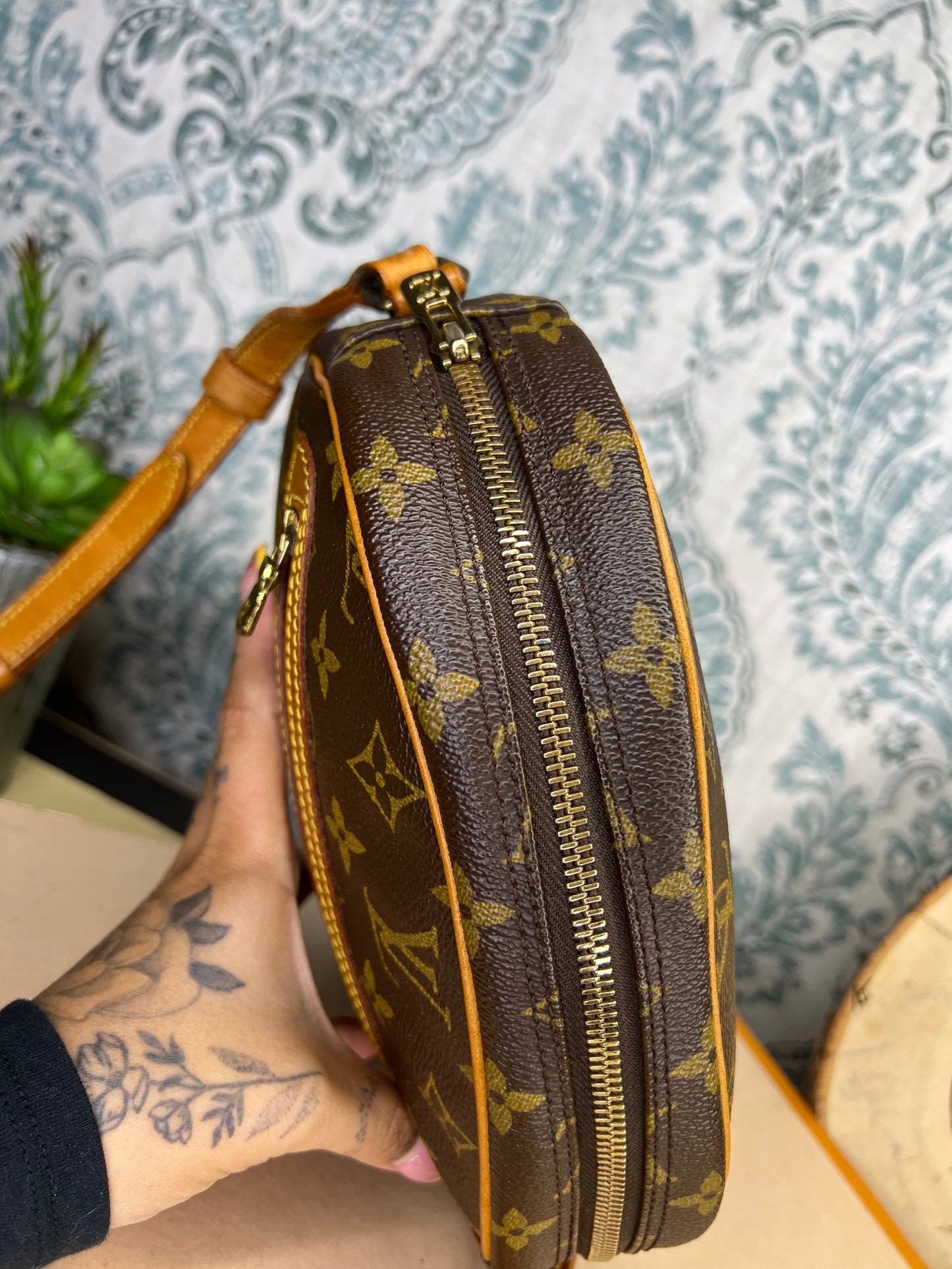 Louis Vuitton Senlis