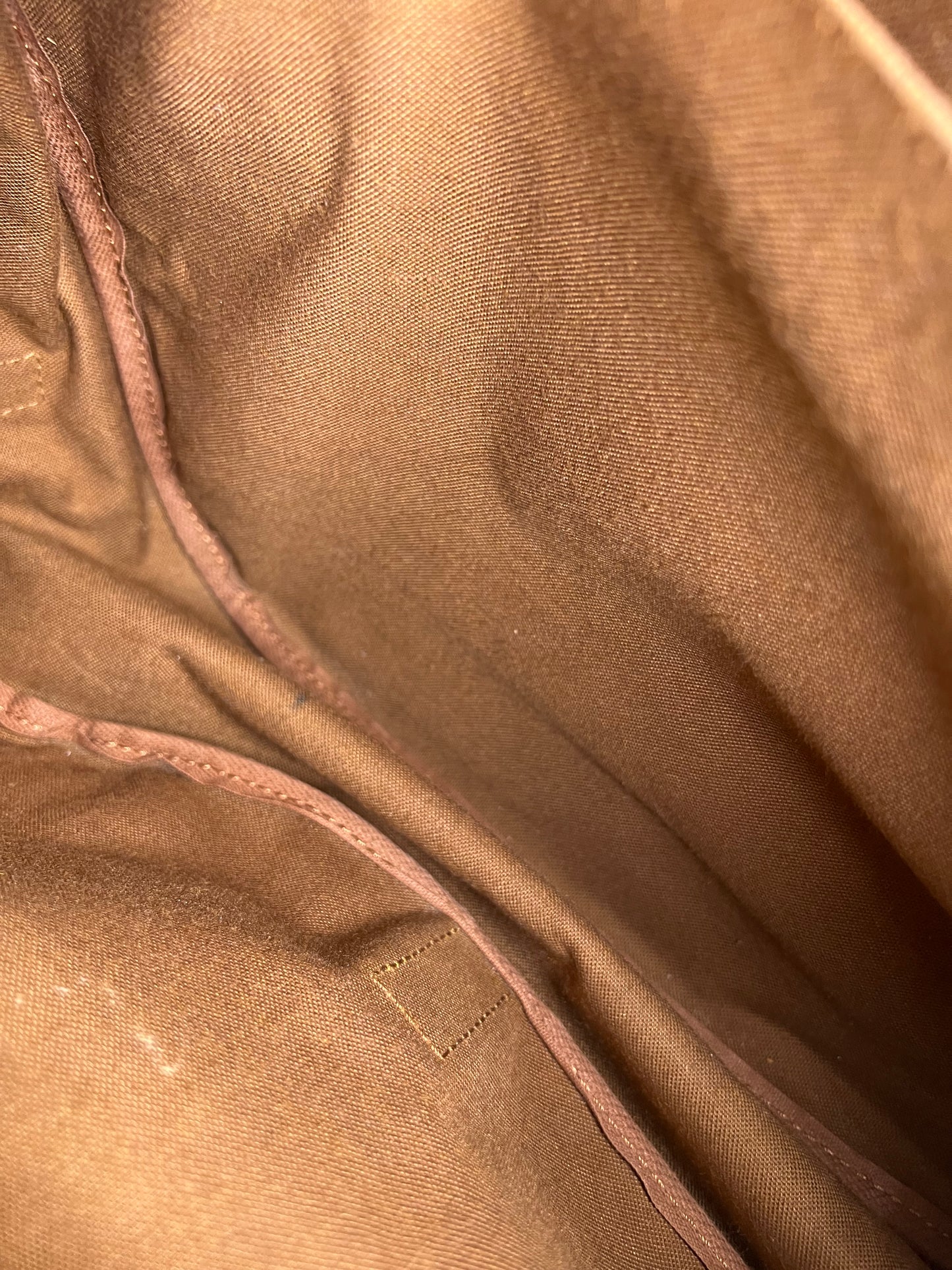 Louis Vuitton Saumur 35