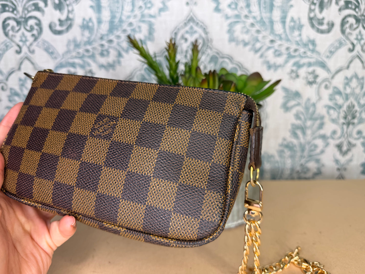 Louis Vuitton Damier Ebene Bucket Pochette