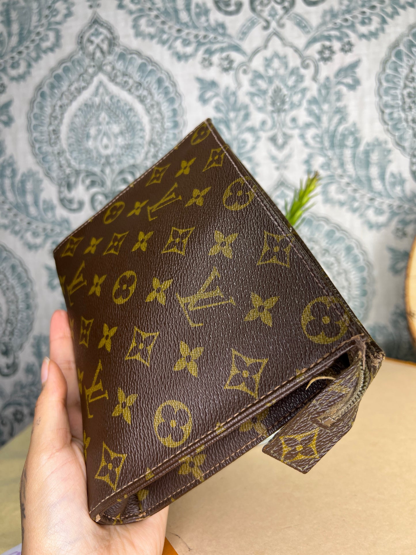 Louis Vuitton French Company Toiletry 19