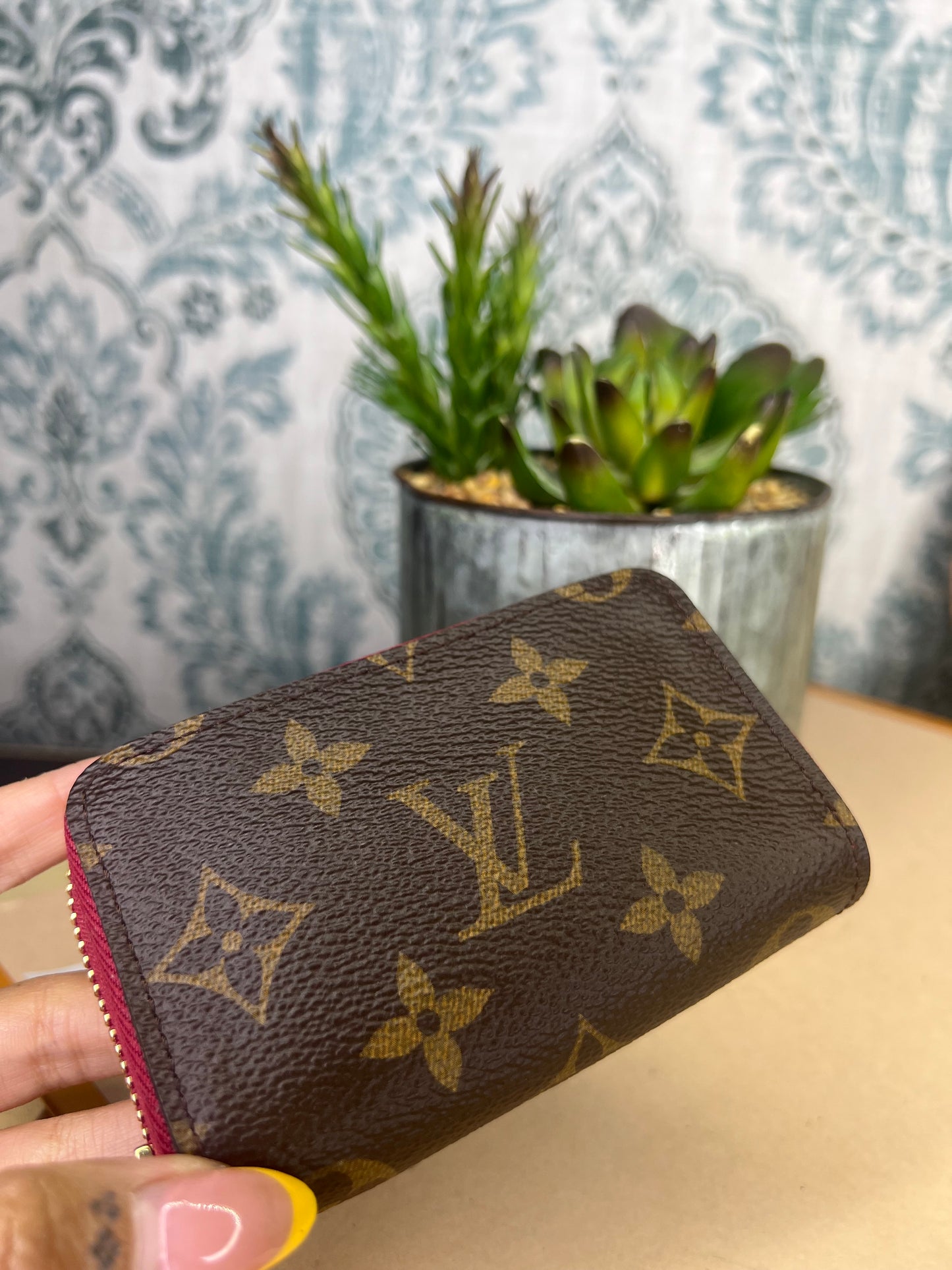 Louis Vuitton Zippy Multicartes Fuschia