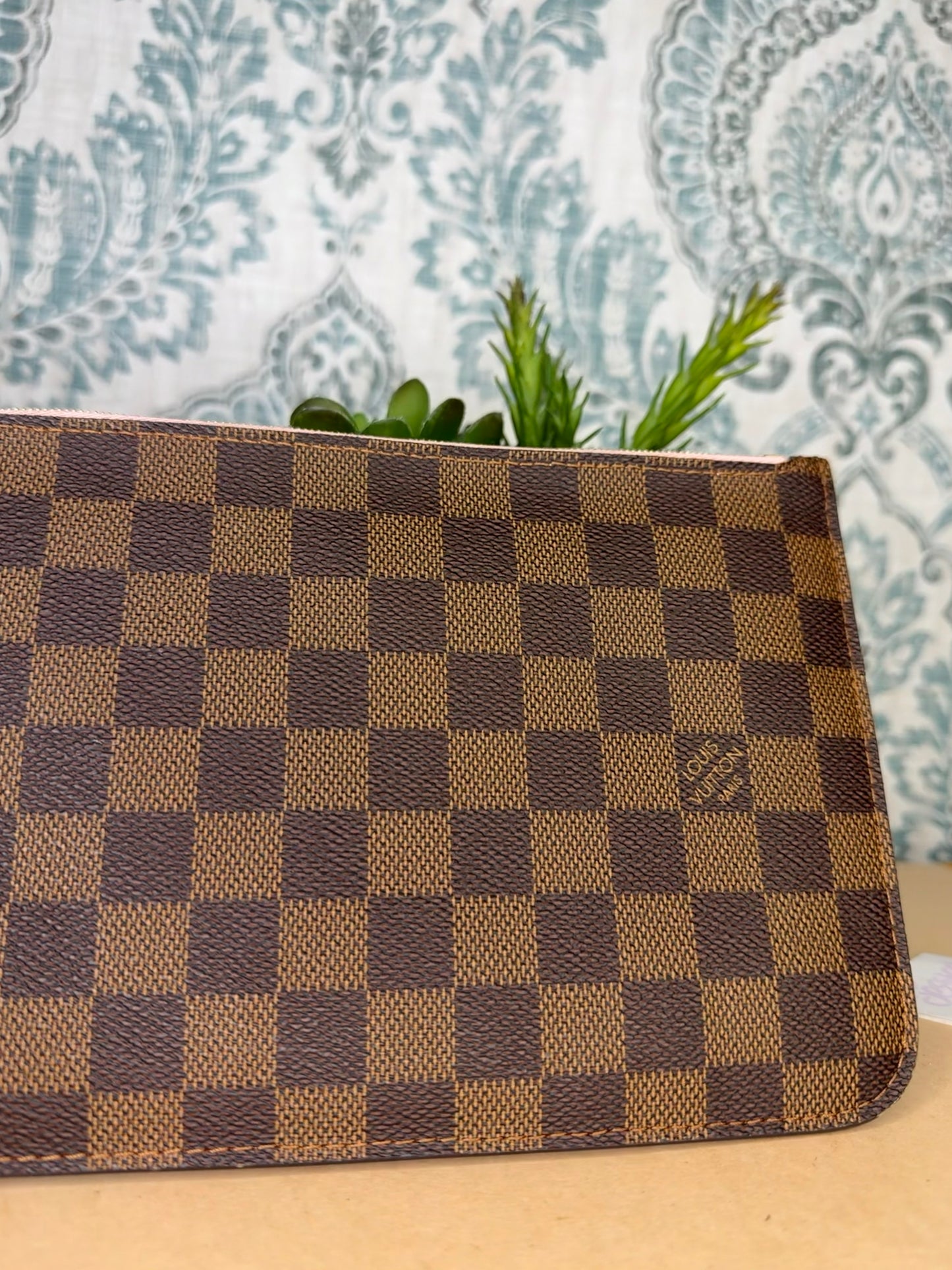 Louis Vuitton Neverfull Pouch Damier Ebene