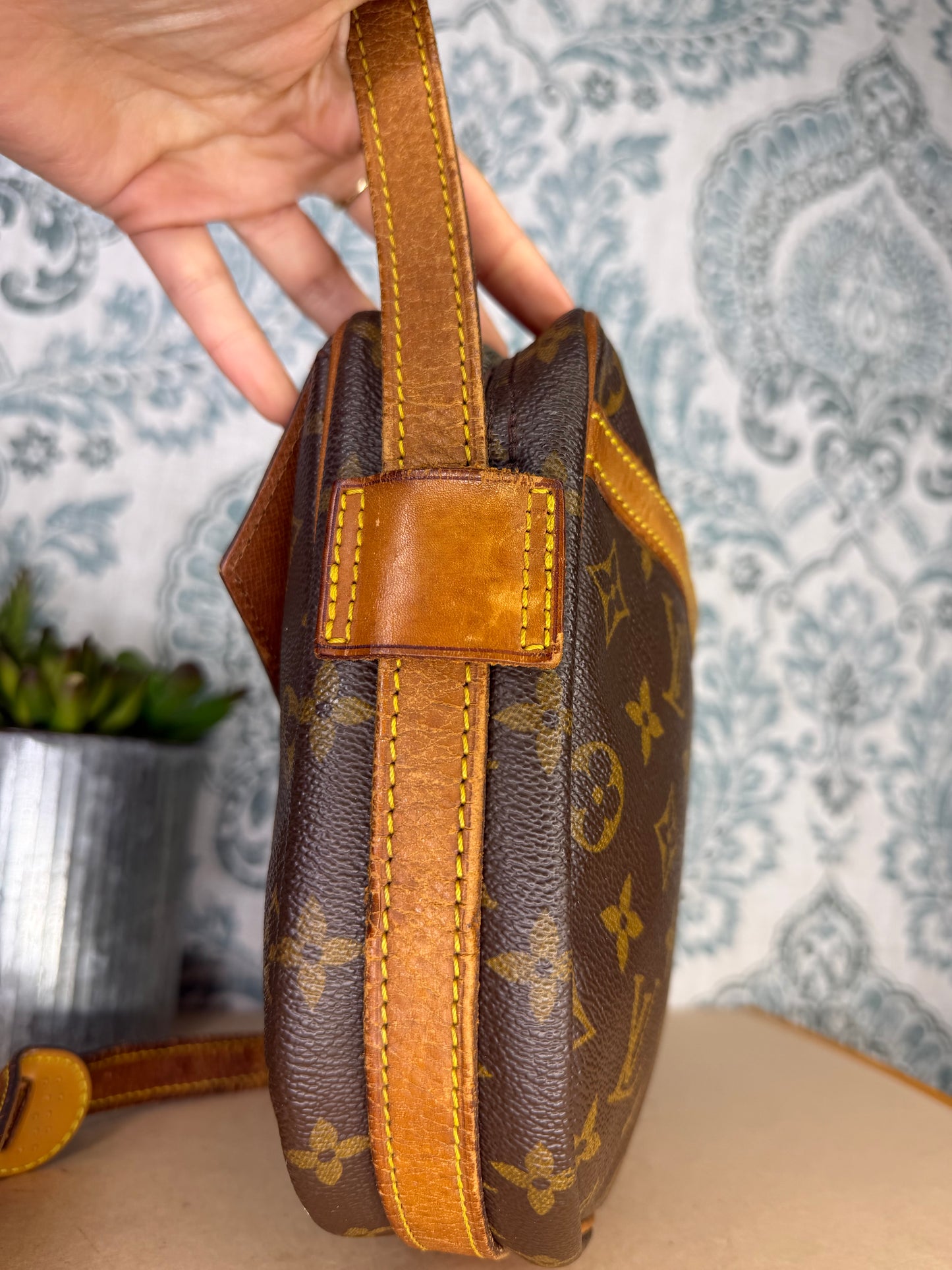 Louis Vuitton Jeune Fille GM (needs repair)