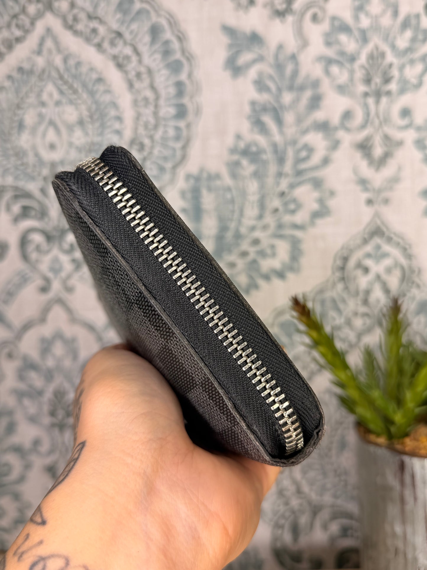 Louis Vuitton Damier Graphite Zippy Organizer