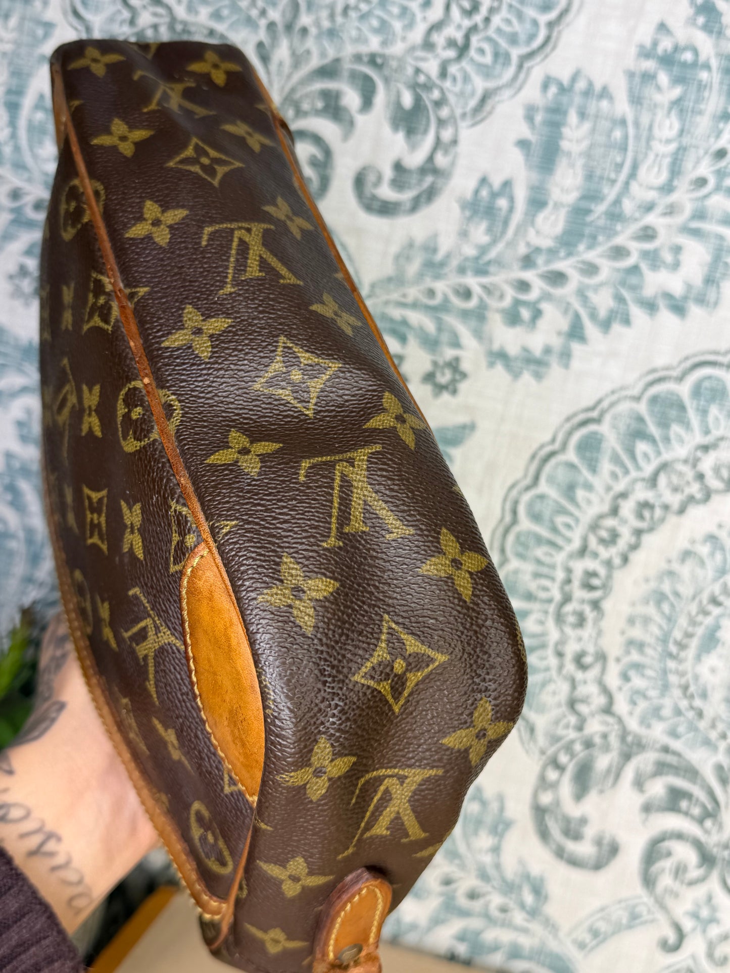 Louis Vuitton Trocadero 27 (damaged)