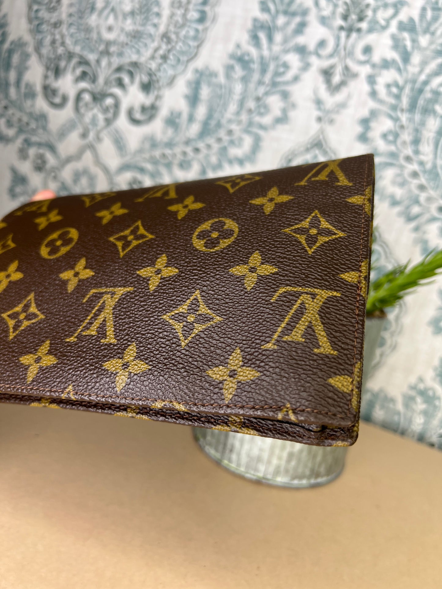 Louis Vuitton Rabat 20 Clutch