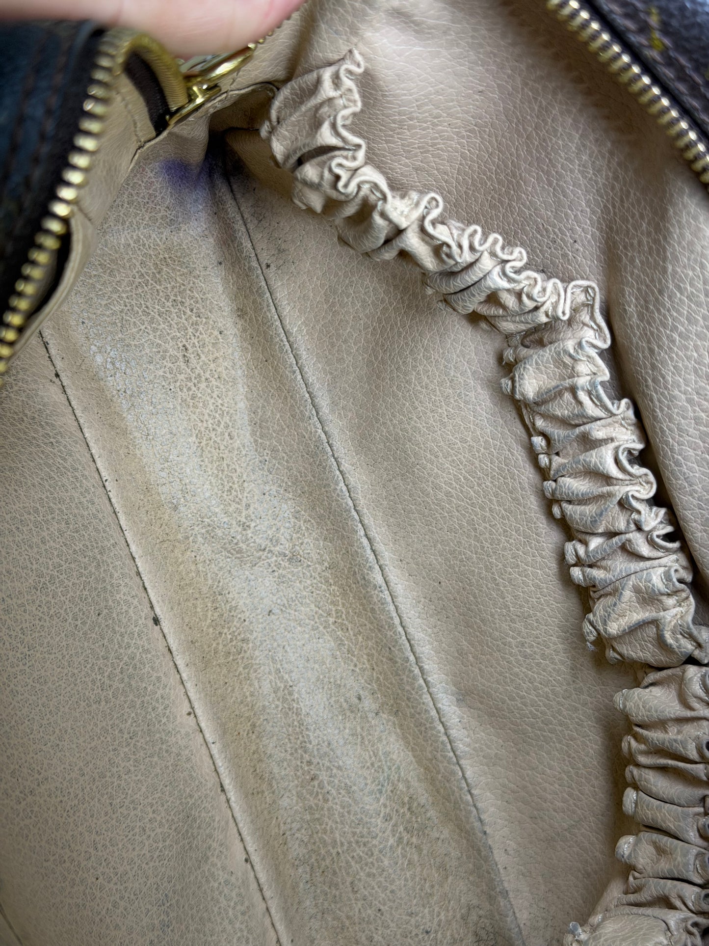 Louis Vuitton Trousse 23