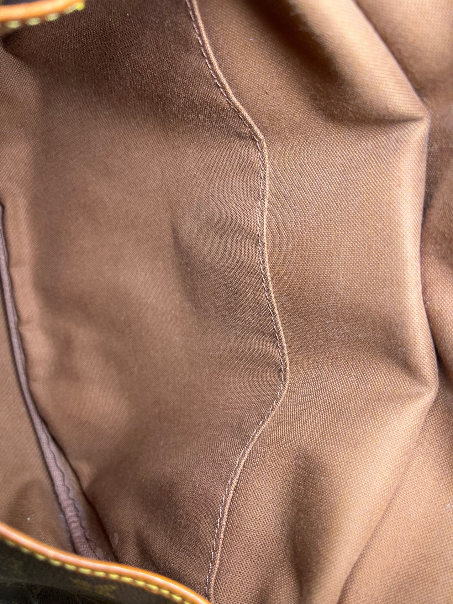 Louis Vuitton Saumur 30