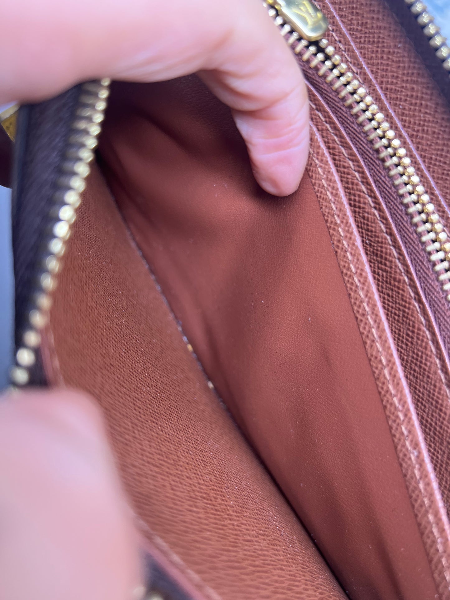 Louis Vuitton Monogram Zippy Wallet