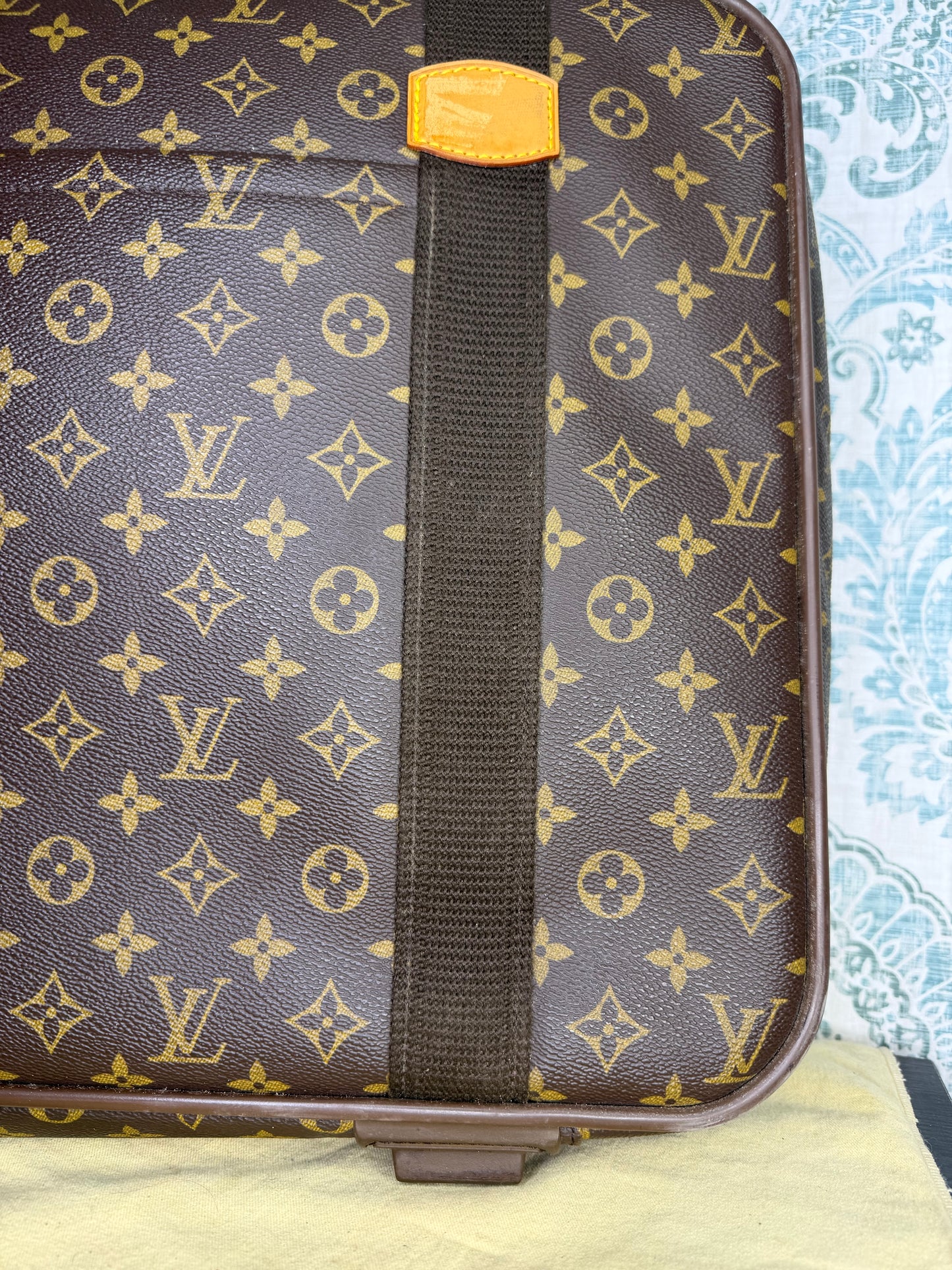 Louis Vuitton Satellite 53 Suit Case