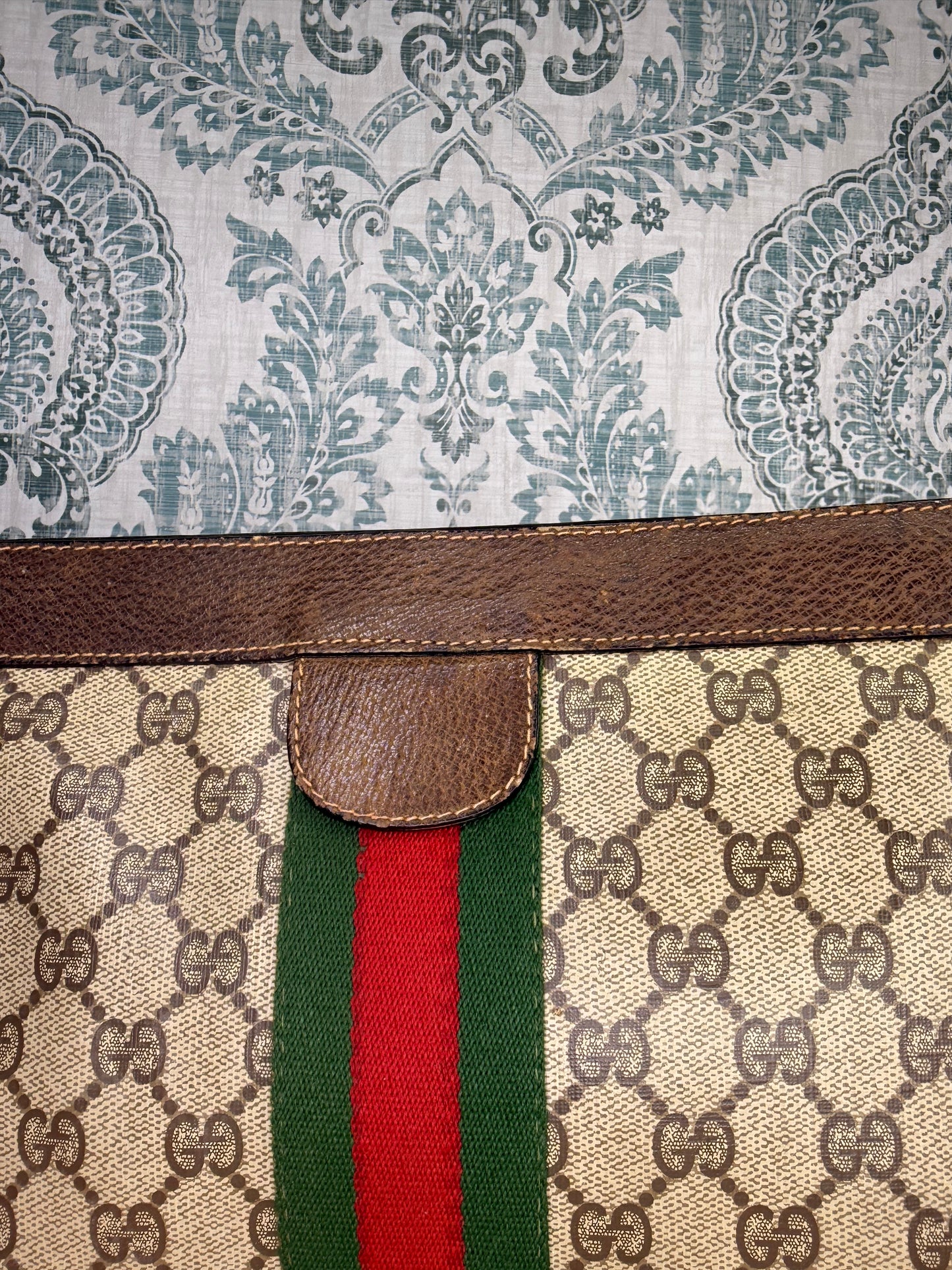 Gucci Supreme Sherry Line Clutch (Accessory Collection)