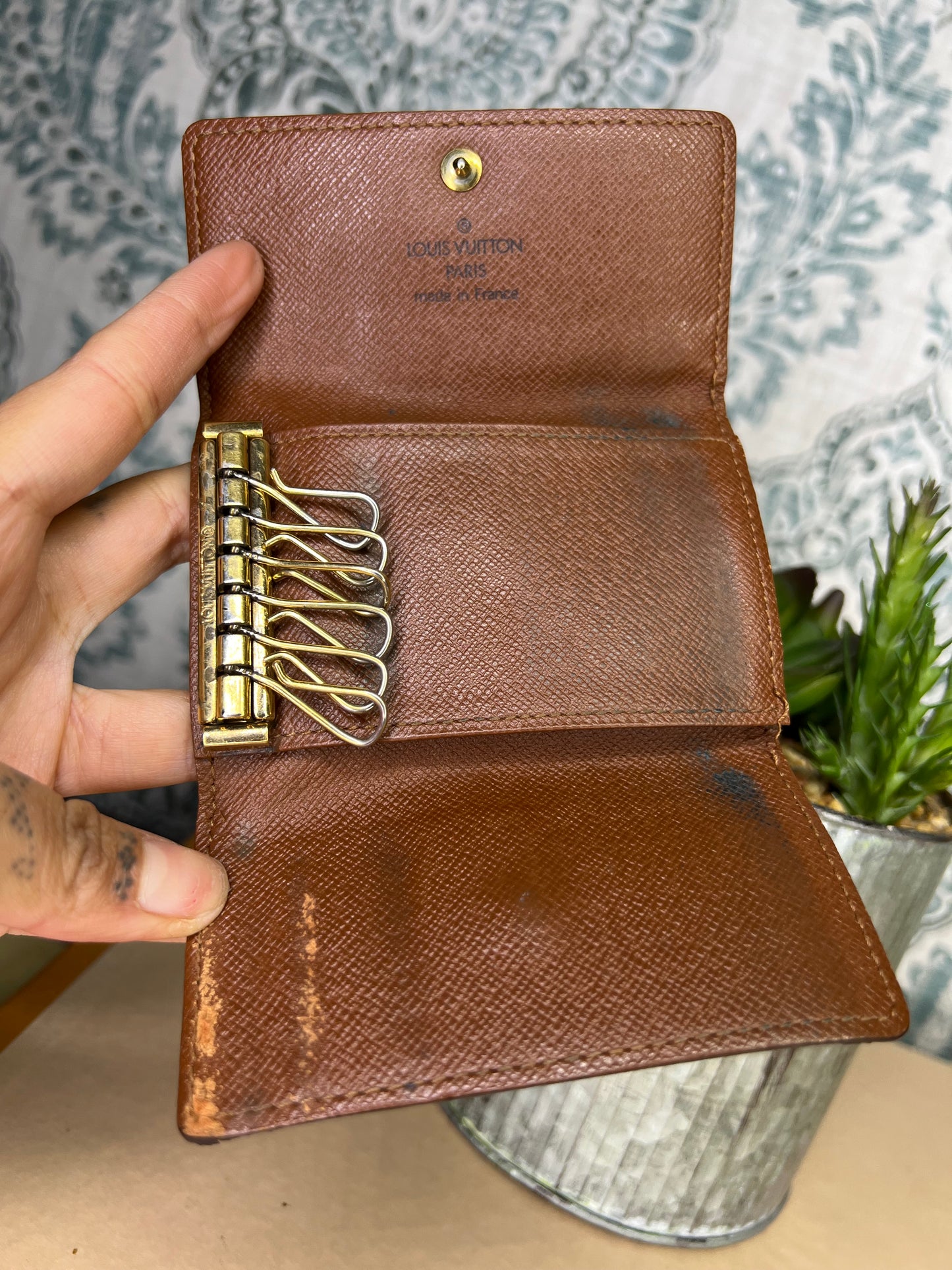 Louis Vuitton 6 Key Holder
