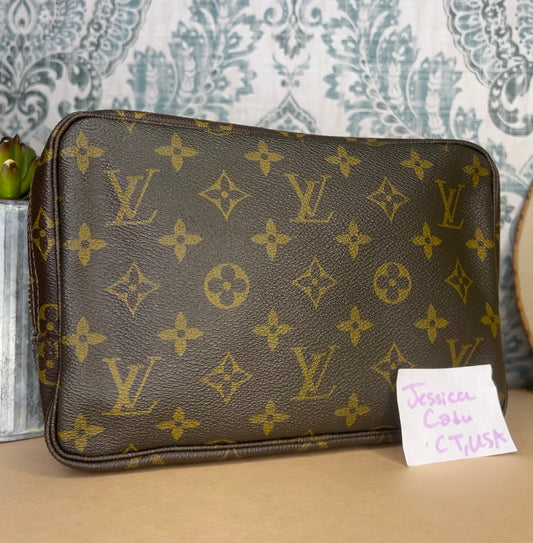 Louis Vuitton Trousse 23