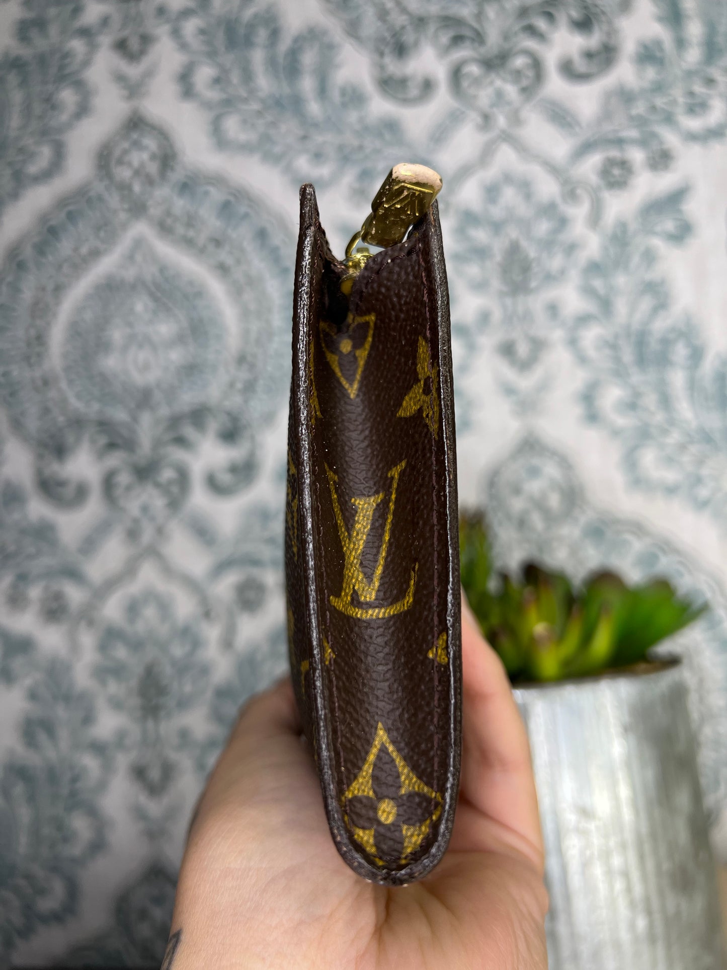 Louis Vuitton Bucket GM Pouch