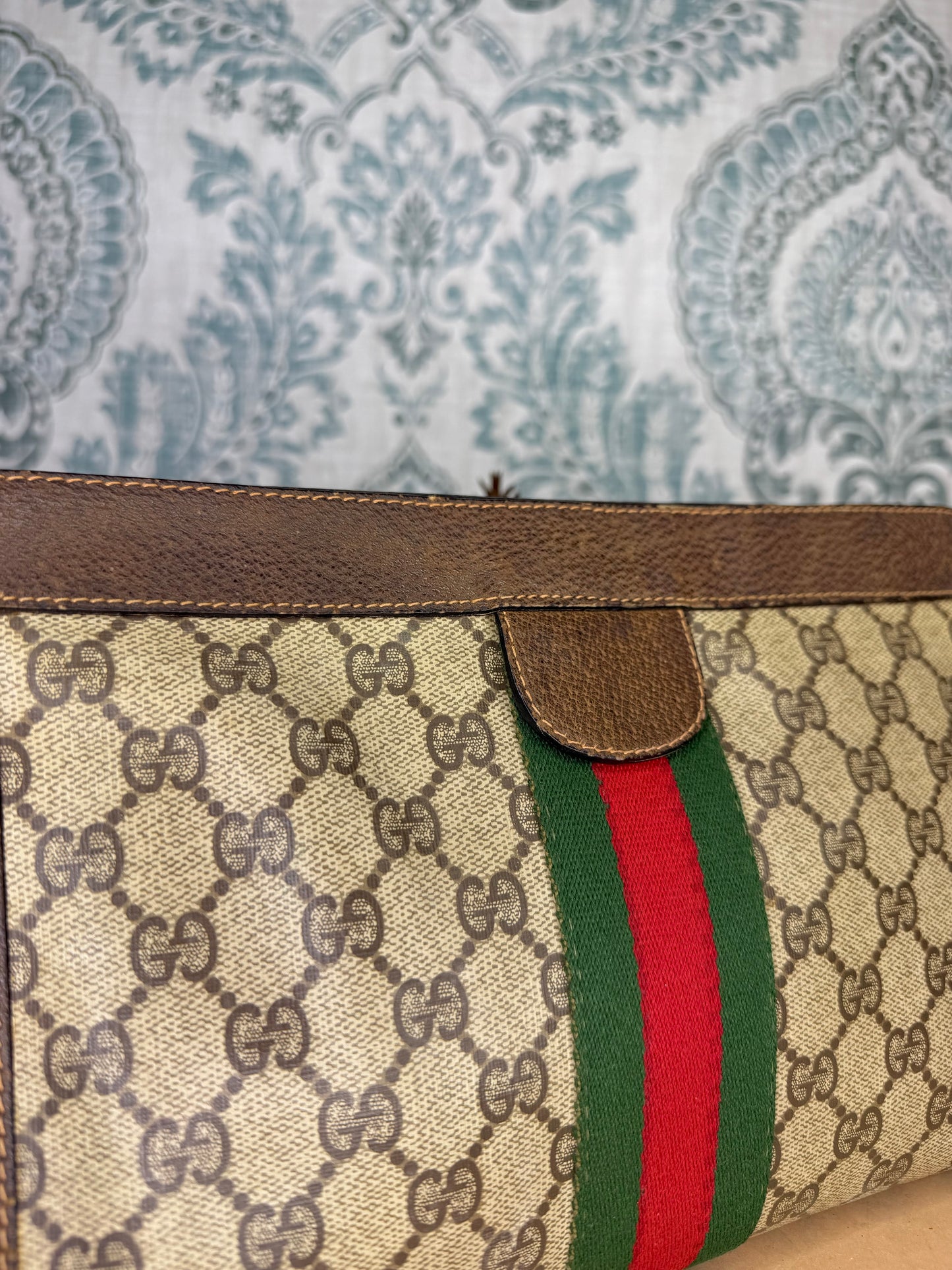 Gucci Supreme Sherry Line Clutch (Accessory Collection)