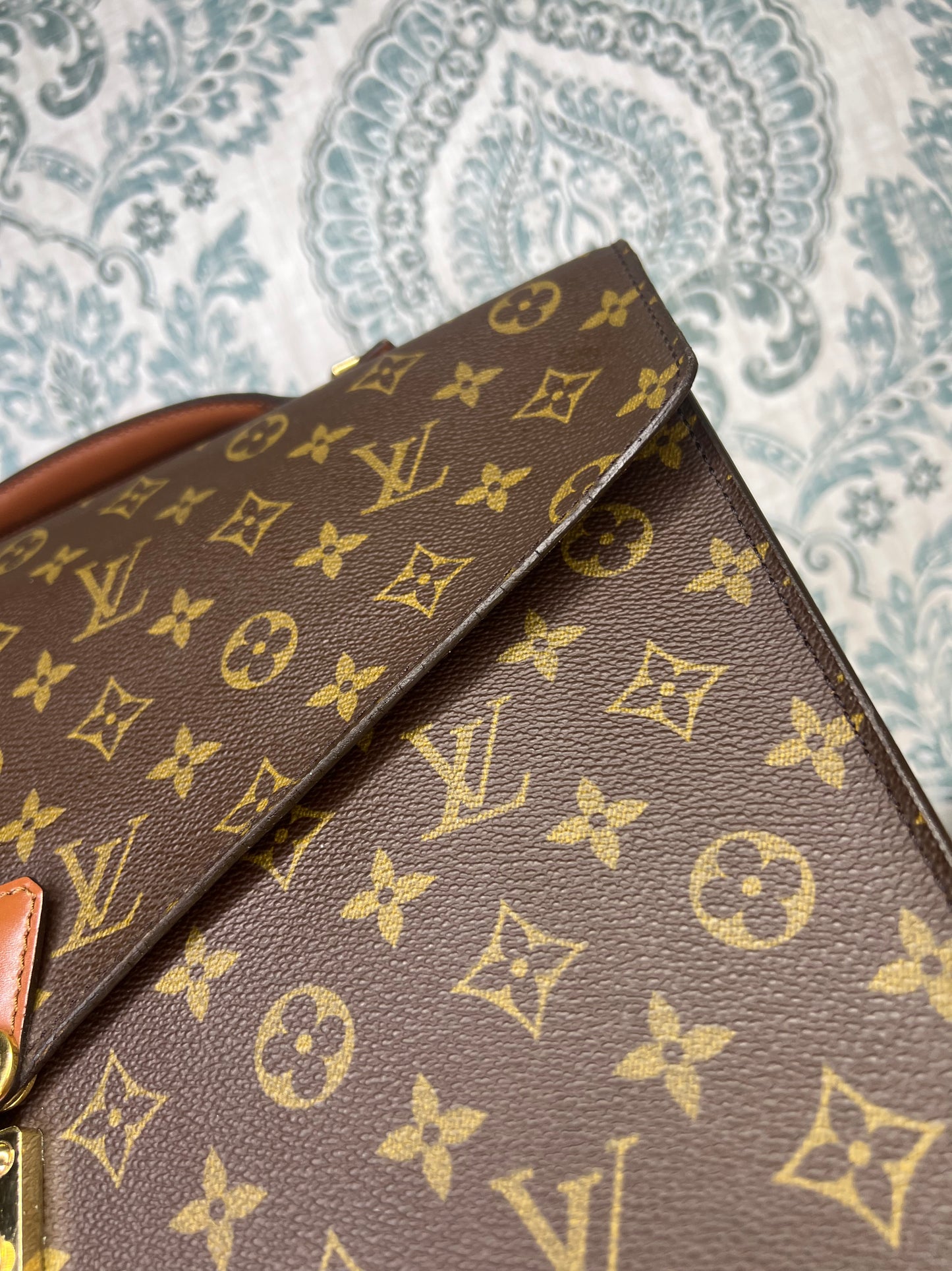Louis Vuitton Porte Documents Bandouliere
