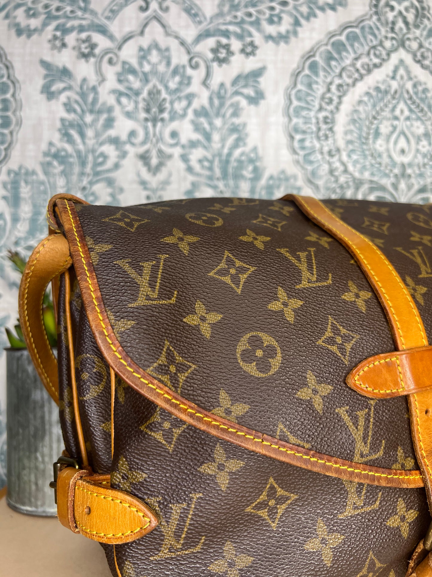 Louis Vuitton Saumur 30