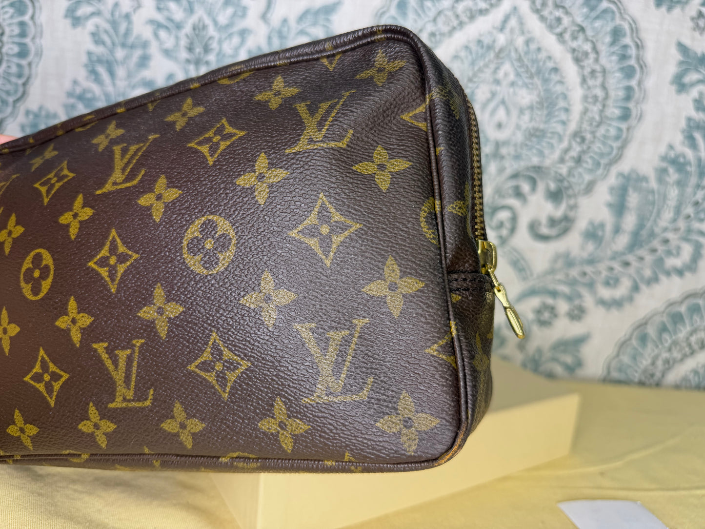 Louis Vuitton Trousse 23