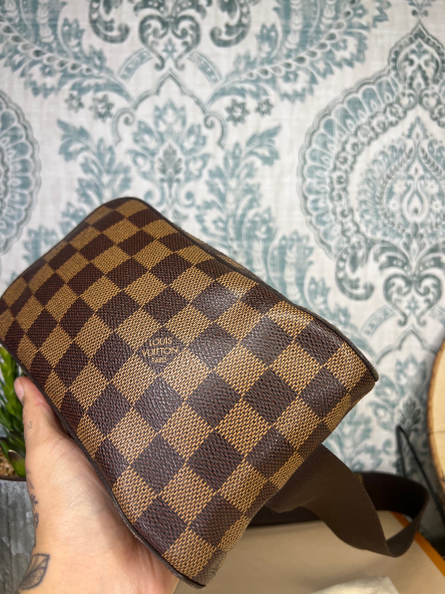Louis Vuitton Geronimo Sling Bag