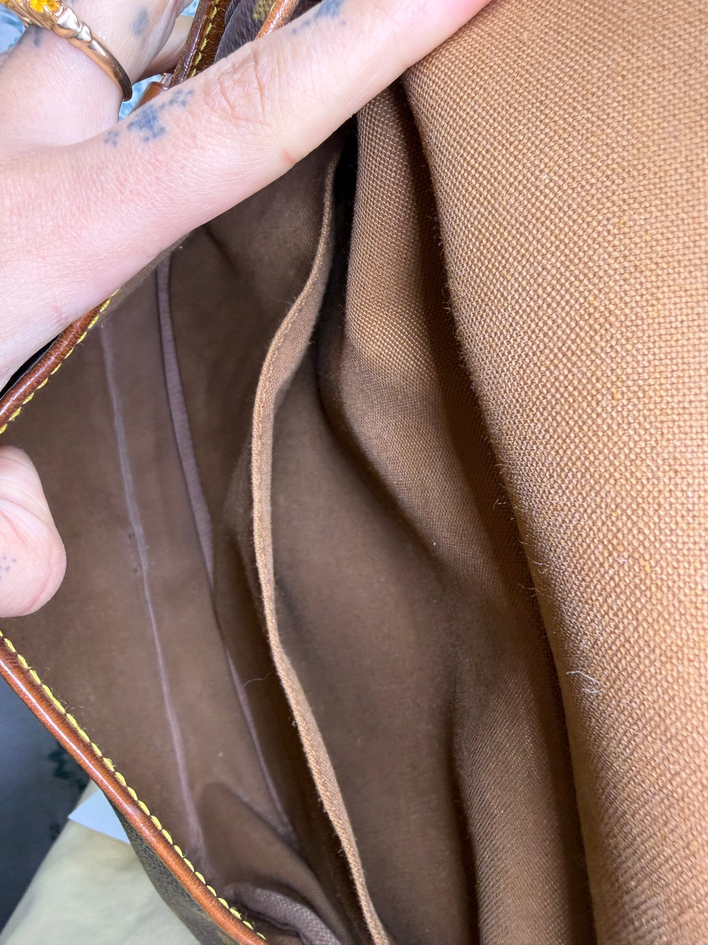 Louis Vuitton Saumur 30
